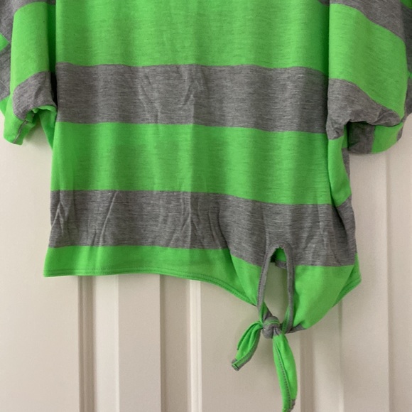 Comfy , lightweight top with sheer shoulder panels. - Picture 5 of 9